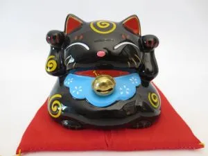 Čínská kočka černá 9 x 7 cm